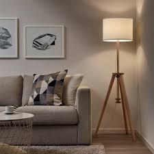 Mueble 27 - Lámpara de pie moderna